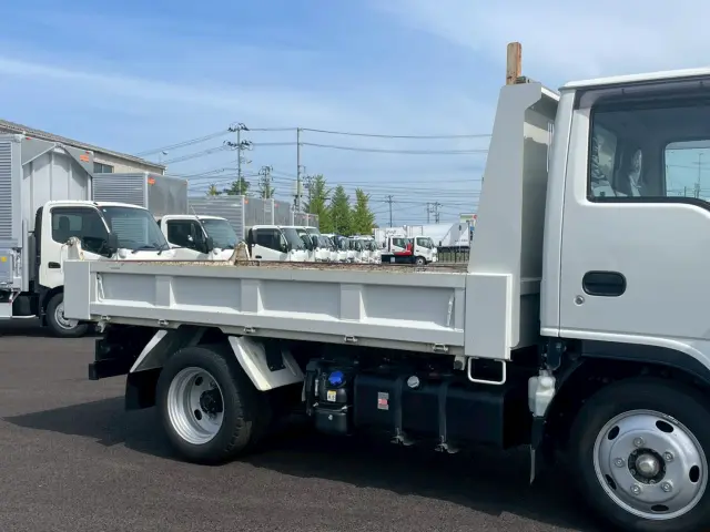 いすゞ エルフ 2RG-NJR88AD(2WD)の写真9