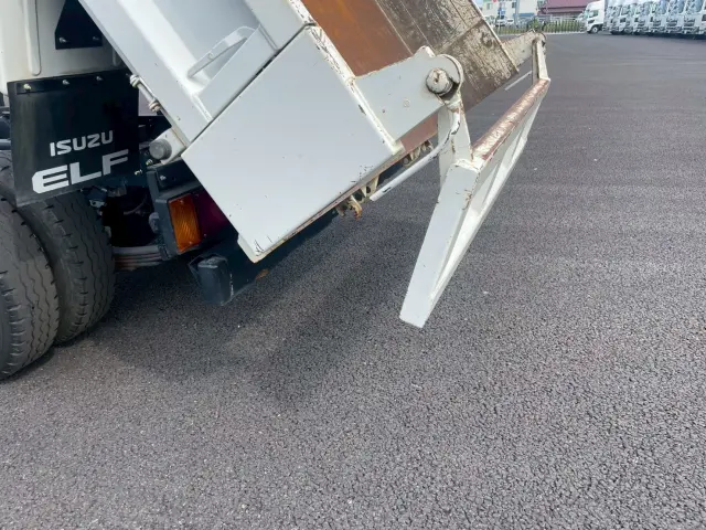 いすゞ エルフ 2RG-NJR88AD(2WD)の写真17
