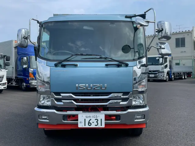 いすゞ フォワード LKG-FTR90S2(2WD)の写真2