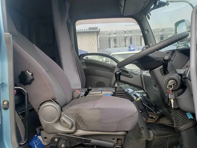 いすゞ フォワード LKG-FTR90S2(2WD)の写真37