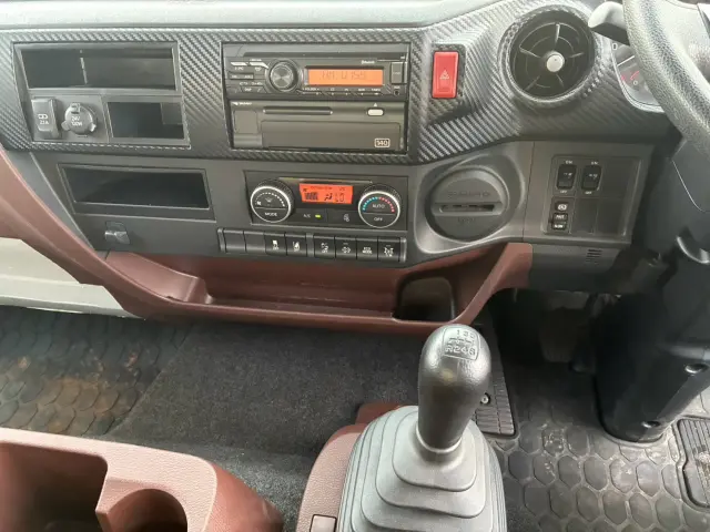日野 レンジャー 2PG-FC2ABA(2WD)の写真32