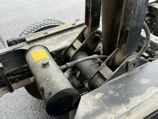 いすゞ フォワード TKG-FRR90S2(2WD)の写真32