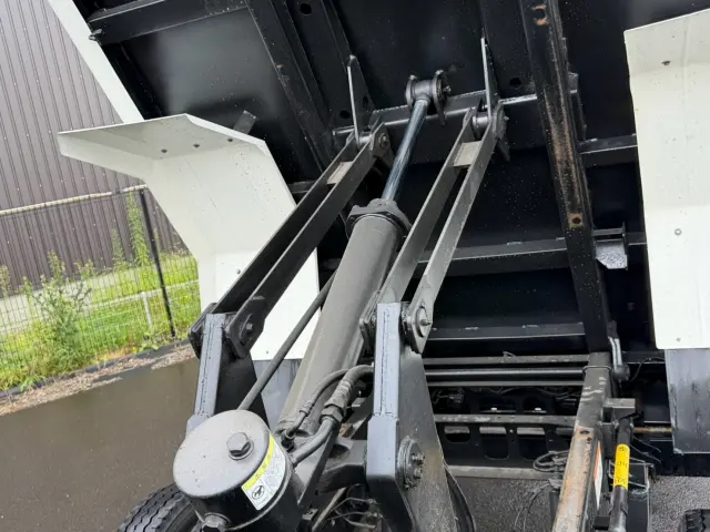 日野 レンジャー 2KG-FD2ABA(2WD)の写真19