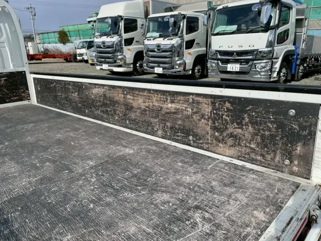 いすゞ エルフ TRG-NJR85A(2WD)の写真9