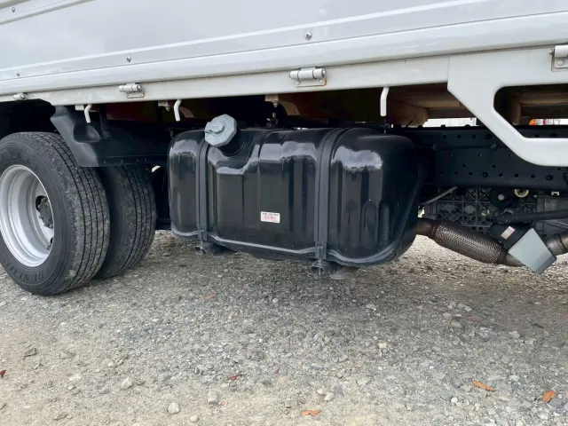 いすゞ エルフ TRG-NJR85A(2WD)の写真15