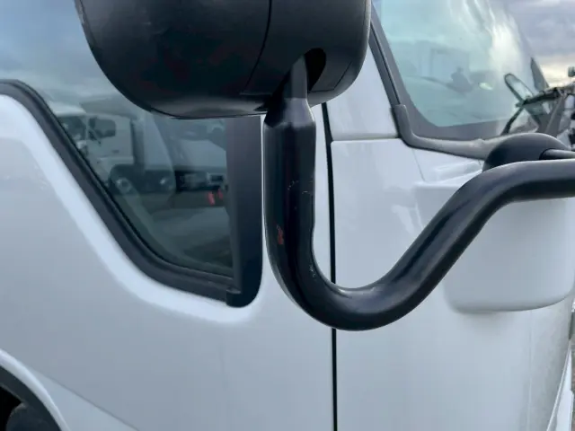 いすゞ エルフ TRG-NJR85A(2WD)の写真22