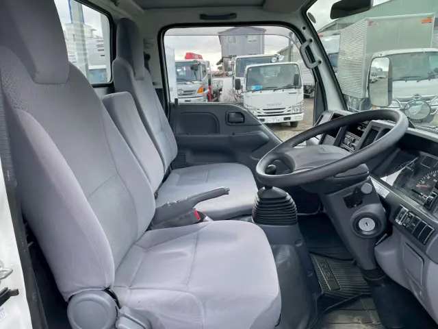 いすゞ エルフ TRG-NJR85A(2WD)の写真29