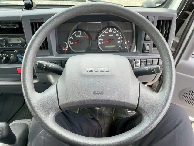 いすゞ エルフ TRG-NJR85A(2WD)の写真31