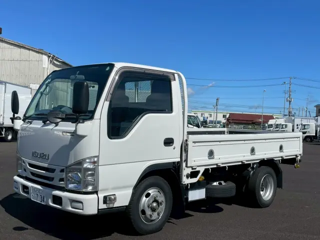 いすゞ エルフ 2RG-NJR88A(2WD)の写真1