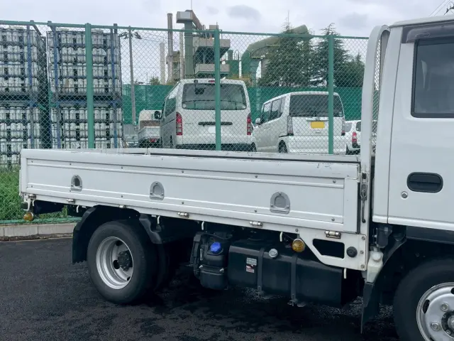 いすゞ エルフ 2RG-NJR88A(2WD)の写真8