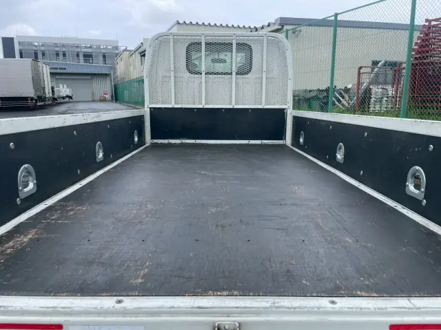 いすゞ エルフ 2RG-NJR88A(2WD)の写真12