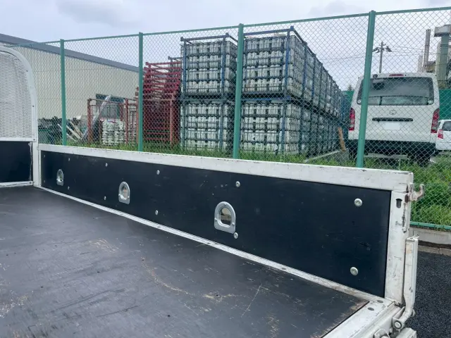 いすゞ エルフ 2RG-NJR88A(2WD)の写真14