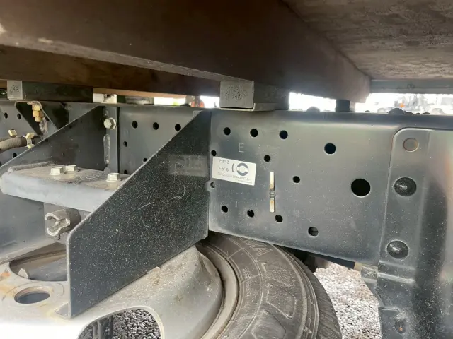 いすゞ エルフ 2RG-NJR88A(2WD)の写真23