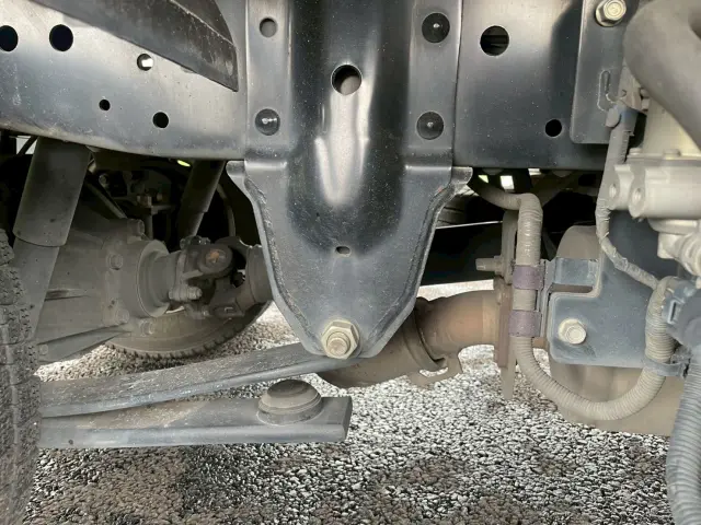 いすゞ エルフ 2RG-NJR88A(2WD)の写真24