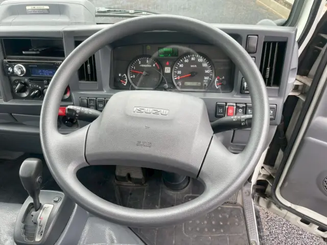 いすゞ エルフ 2RG-NJR88A(2WD)の写真33