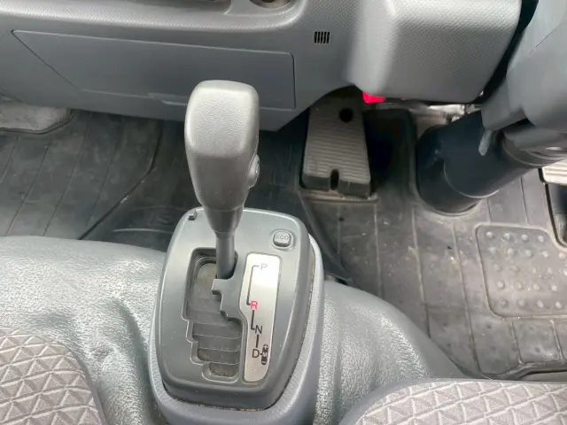 いすゞ エルフ 2RG-NJR88A(2WD)の写真34