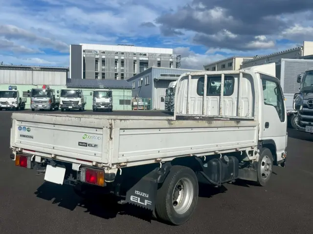 いすゞ エルフ TRG-NJR85A(2WD)の写真4