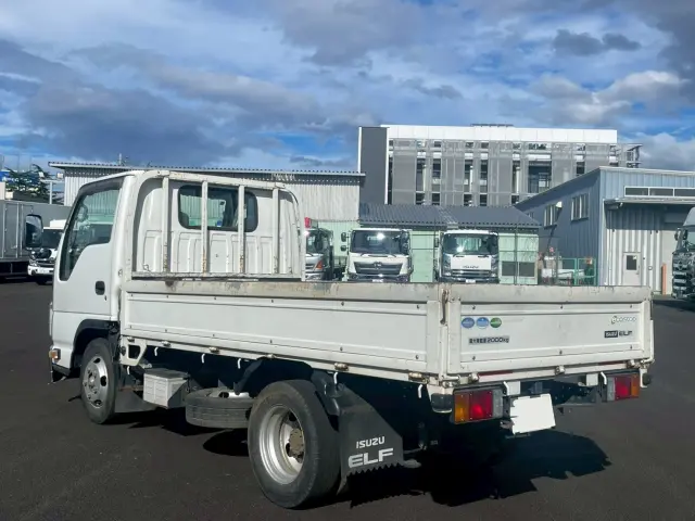 いすゞ エルフ TRG-NJR85A(2WD)の写真6