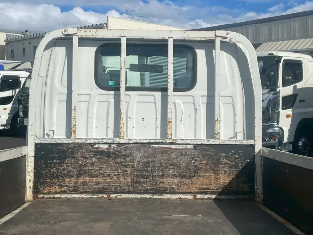 いすゞ エルフ TRG-NJR85A(2WD)の写真13