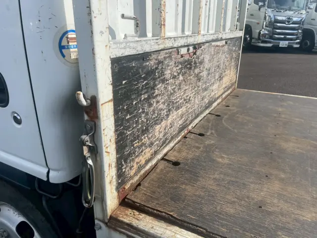 いすゞ エルフ TRG-NJR85A(2WD)の写真17