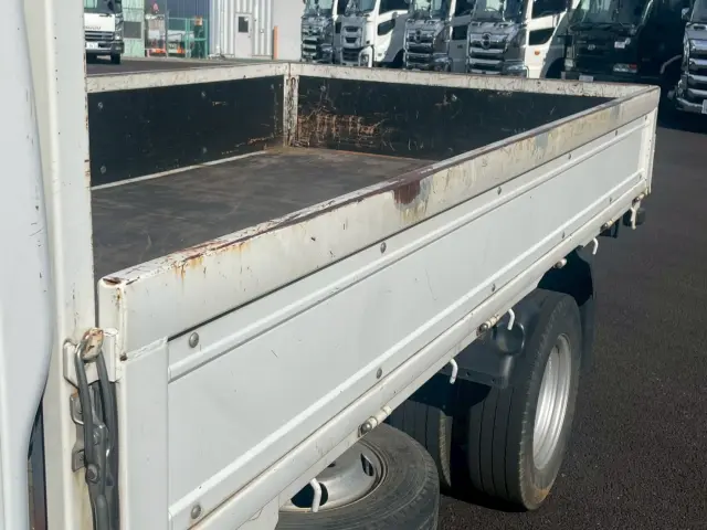 いすゞ エルフ TRG-NJR85A(2WD)の写真18