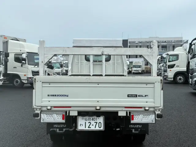 いすゞ エルフ 2RG-NJR88A(2WD)の写真5