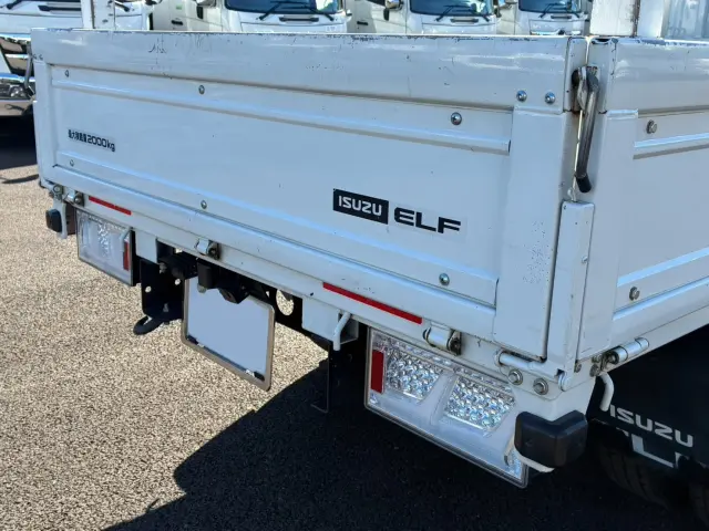 いすゞ エルフ 2RG-NJR88A(2WD)の写真11