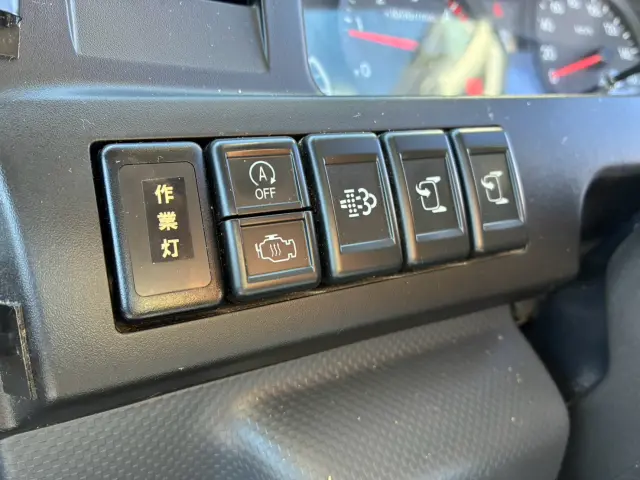 いすゞ エルフ 2RG-NJR88A(2WD)の写真42