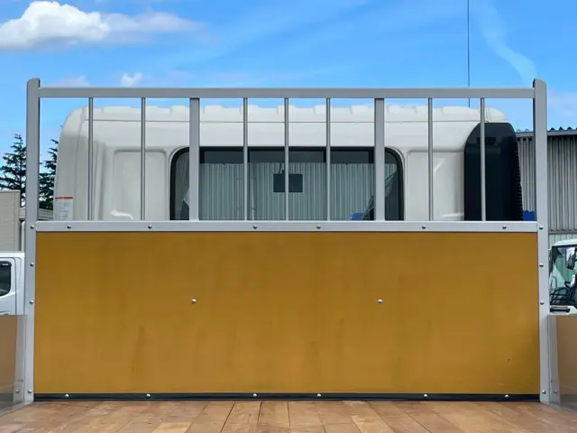 日野 レンジャー 2KG-FE2ACA(2WD)の写真13