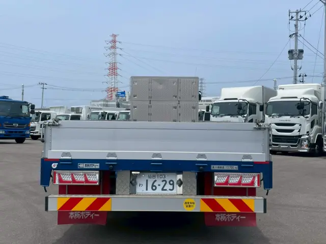 いすゞ ギガ QPG-CYJ77B(8x4)の写真5