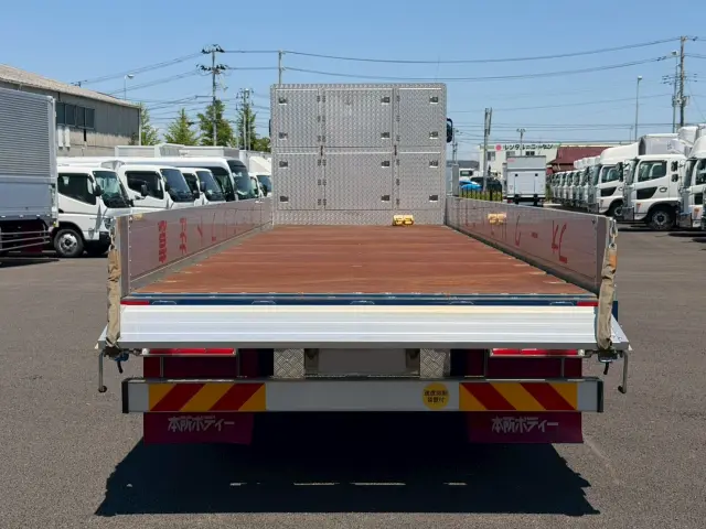 いすゞ ギガ QPG-CYJ77B(8x4)の写真9