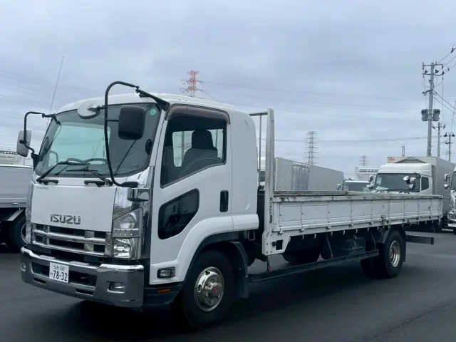 いすゞ フォワード TKG-FRR90S2(2WD)の写真1