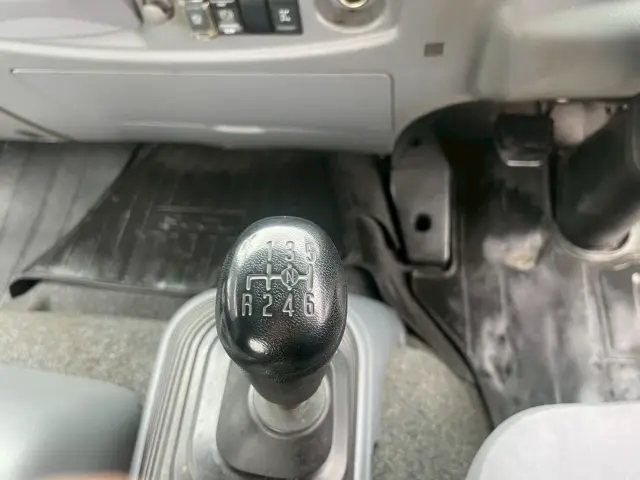 いすゞ フォワード TKG-FRR90S2(2WD)の写真47