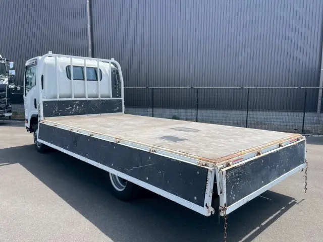 いすゞ エルフ 2PG-NPS88AR(4WD)の写真17