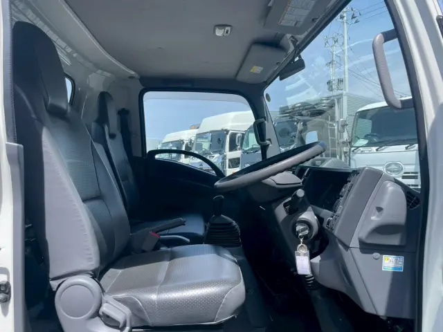 いすゞ エルフ 2PG-NPS88AR(4WD)の写真31