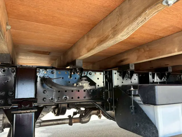 いすゞ エルフ 2PG-NPS88AR(4WD)の写真18