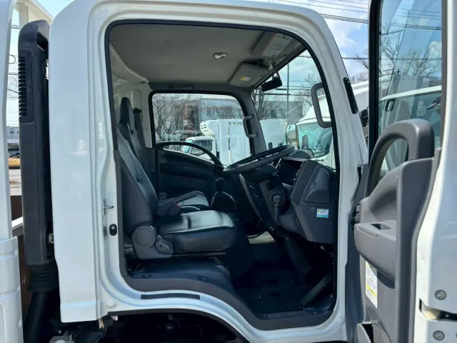 いすゞ エルフ 2PG-NPS88AR(4WD)の写真27