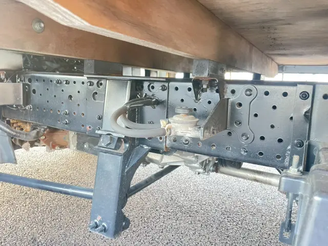 いすゞ エルフ 2PG-NPS88AR(4WD)の写真28