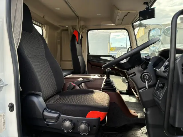 日野 レンジャー 2PG-FD2ABA(2WD)の写真32
