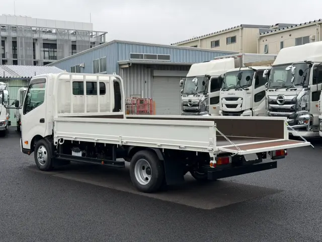 日野 デュトロ 2WG-XZU713M(2WD)の写真13
