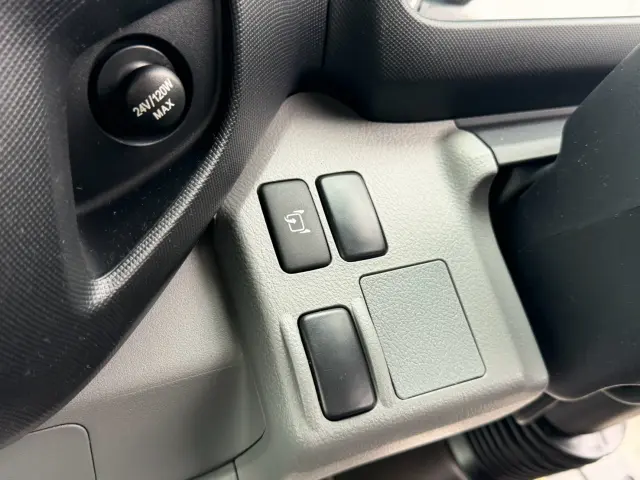 日野 デュトロ 2WG-XZU713M(2WD)の写真31