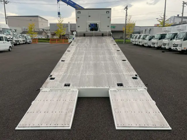 日野 プロフィア 2DG-FW1AHC(8x4)の写真16