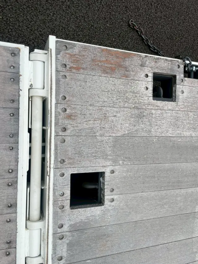 日野 プロフィア 2DG-FW1AHC(8x4)の写真18