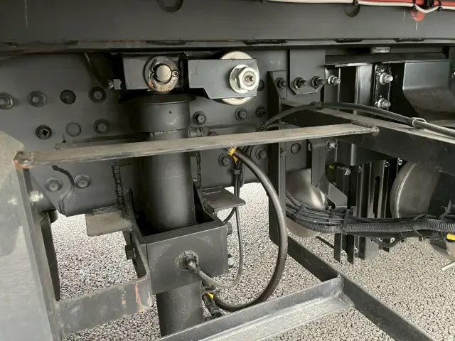 日野 プロフィア 2DG-FW1AHC(8x4)の写真32