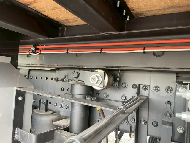 日野 プロフィア 2DG-FW1AHC(2WD)の写真29