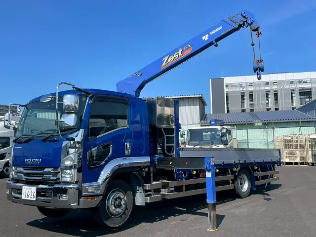 いすゞ フォワード 2RG-FTR90V2(2WD)の写真1