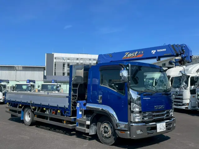 いすゞ フォワード 2RG-FTR90V2(2WD)の写真3