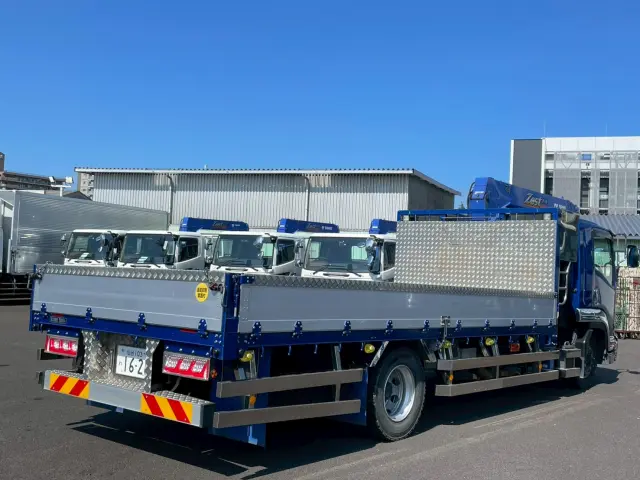 いすゞ フォワード 2RG-FTR90V2(2WD)の写真4