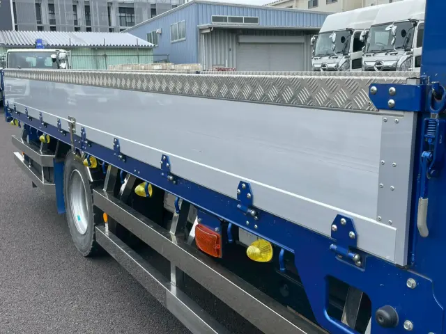 いすゞ フォワード 2RG-FTR90V2(2WD)の写真13