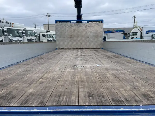 いすゞ フォワード 2RG-FTR90V2(2WD)の写真17